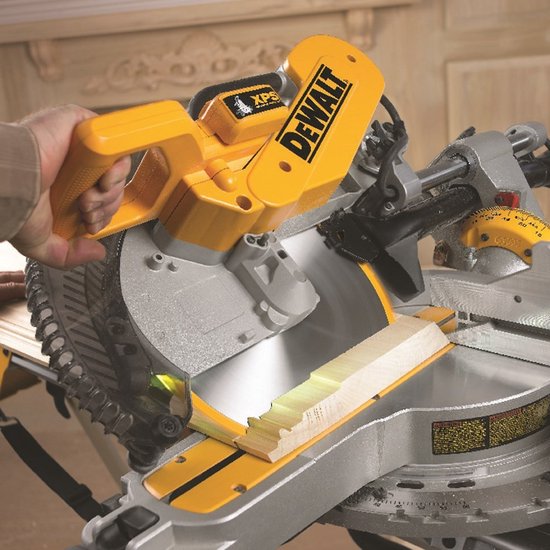 DeWalt DWS780 Afkort- en verstekzaagmachine – 1675 W, Ø 305 mm