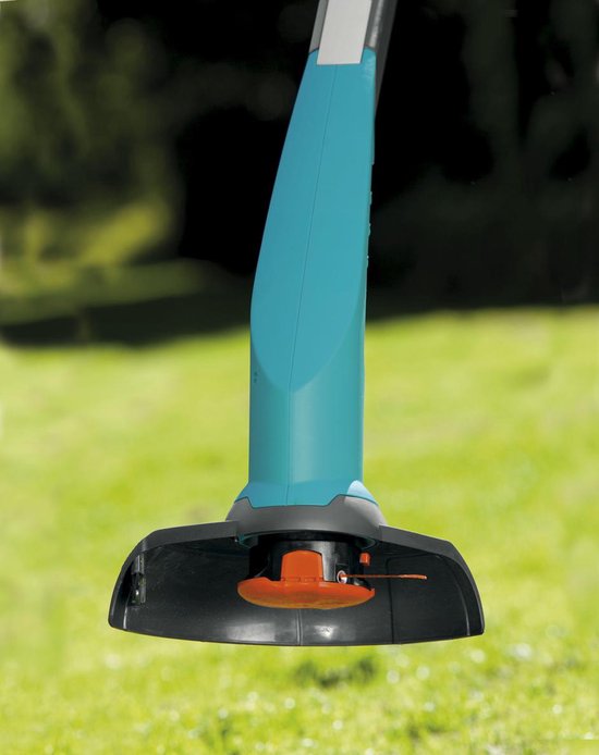 Gardena SmallCut 300 accutrimmer – 18 V, maaicirkel 230 mm – foto 3 van 4