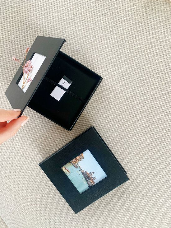 Deknudt Frames USB-opbergdoos S66DJ3 – voor fotomaat 8×8 cm, kunstleer – foto 4 van 4